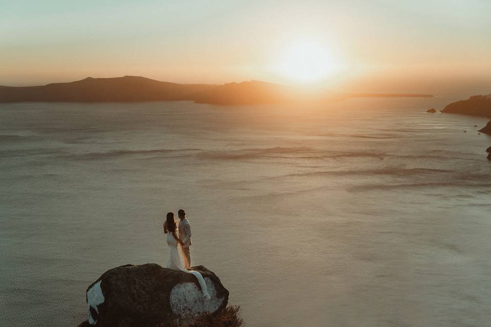 Elopement in Santorini