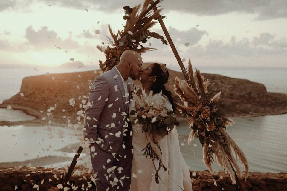 Elopement in Crete