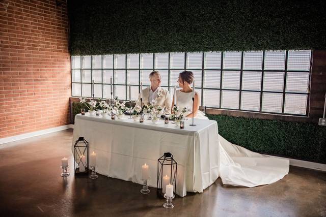 Sweetheart table
