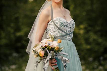 Beautiful summertime bride