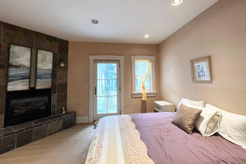 Guest bedroom