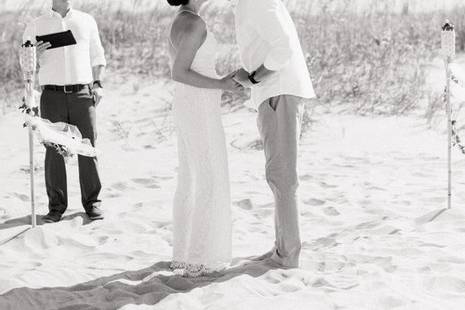 Kiss at the beach