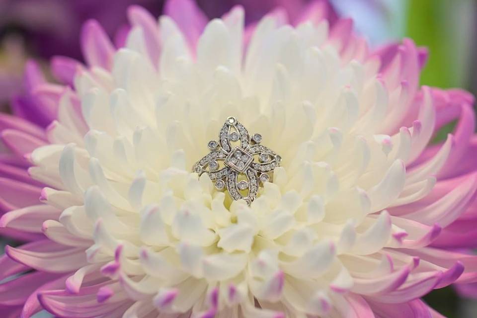 Flower shaped ring