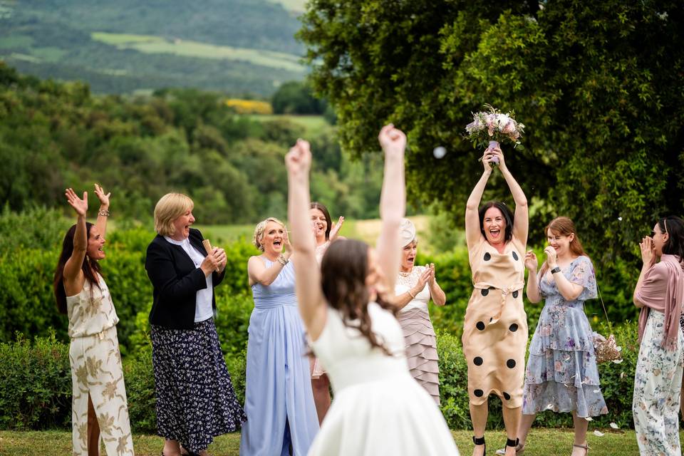 Bouquet toss