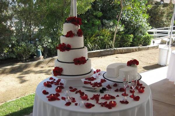 Mai Wedding Cake and Bob groom cake.