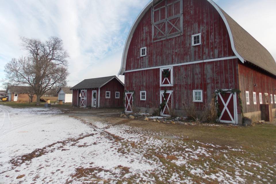 The barn at allen acres in the winter