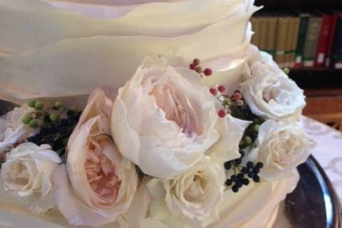 Floral weddings cake