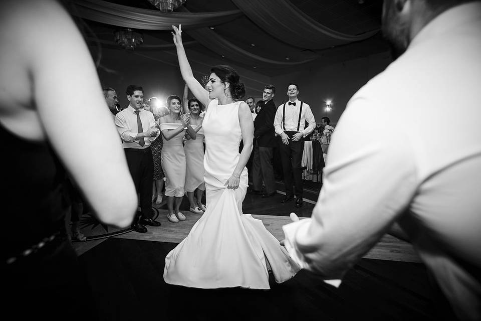 Focus on the bride | Millimeter Photography