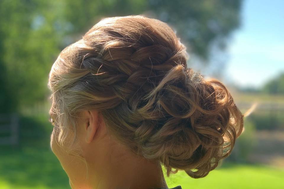 Bridesmaid Upstyle