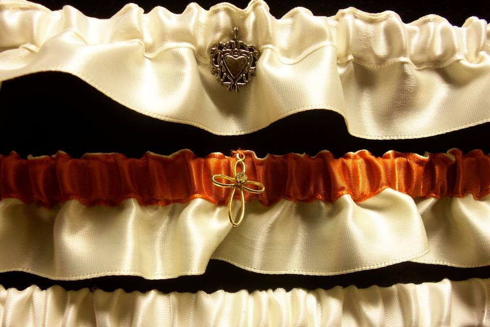 Shannon Renee's offers the option to create your own garter. If we don't have your colors in store we can get one made for you!