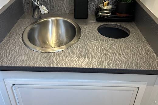Men's sink