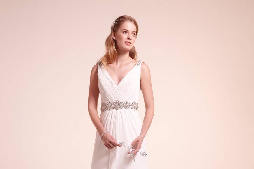 7811
Chiffon v-neck gown with gathered bodice, beaded belt and straps