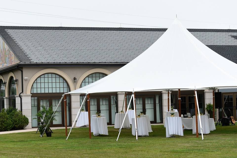 Cocktail tent on South Lawn