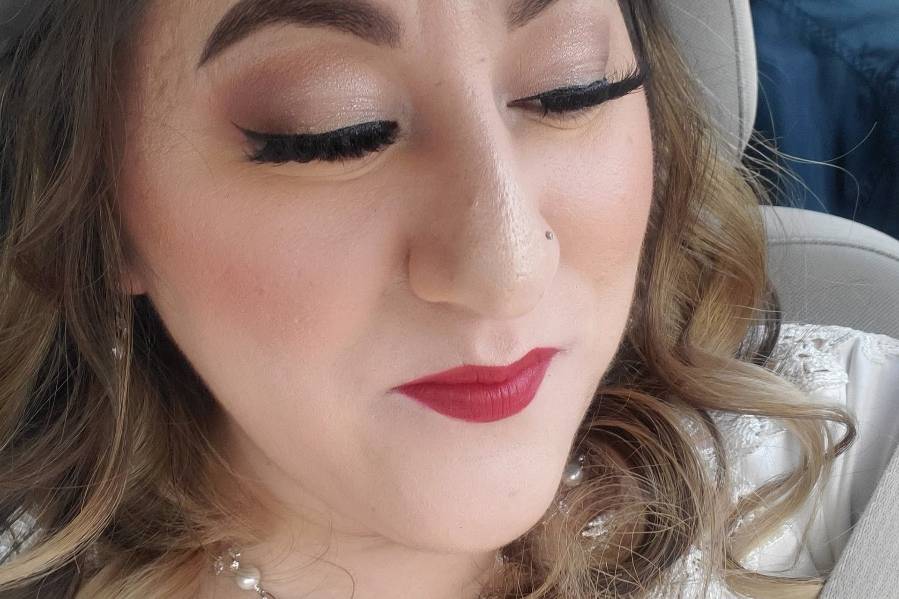 Bridal with classic red lip