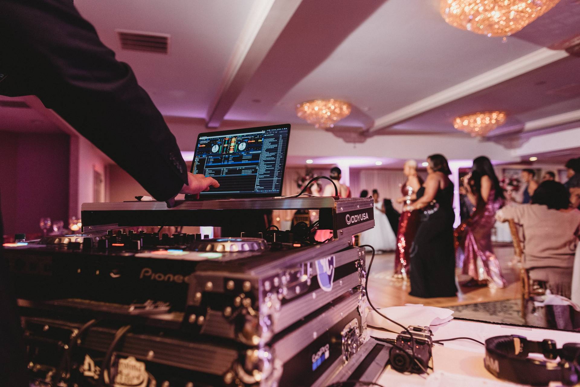 Simplicity Group Entertainment | Wedding DJ - View 0 Reviews and 8 Pictures