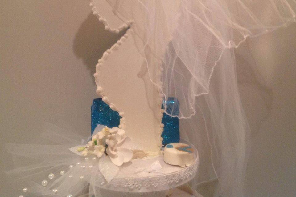 Edible White Chocolate Bridal Cupcake Stand