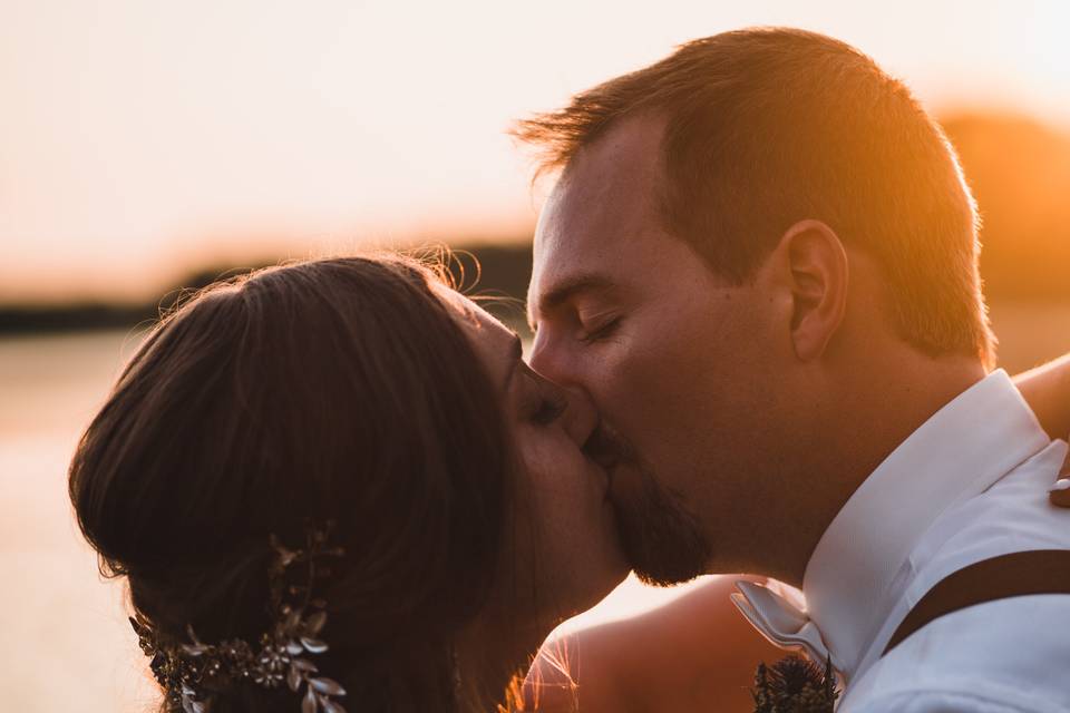 Sunset photoshoot with newlyweds