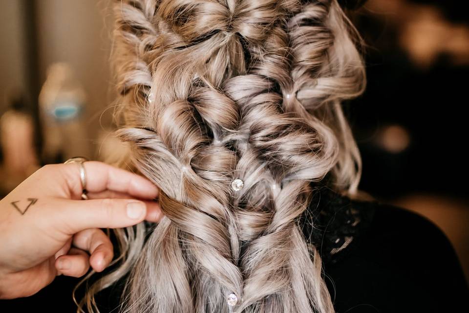 Boho textured down-do