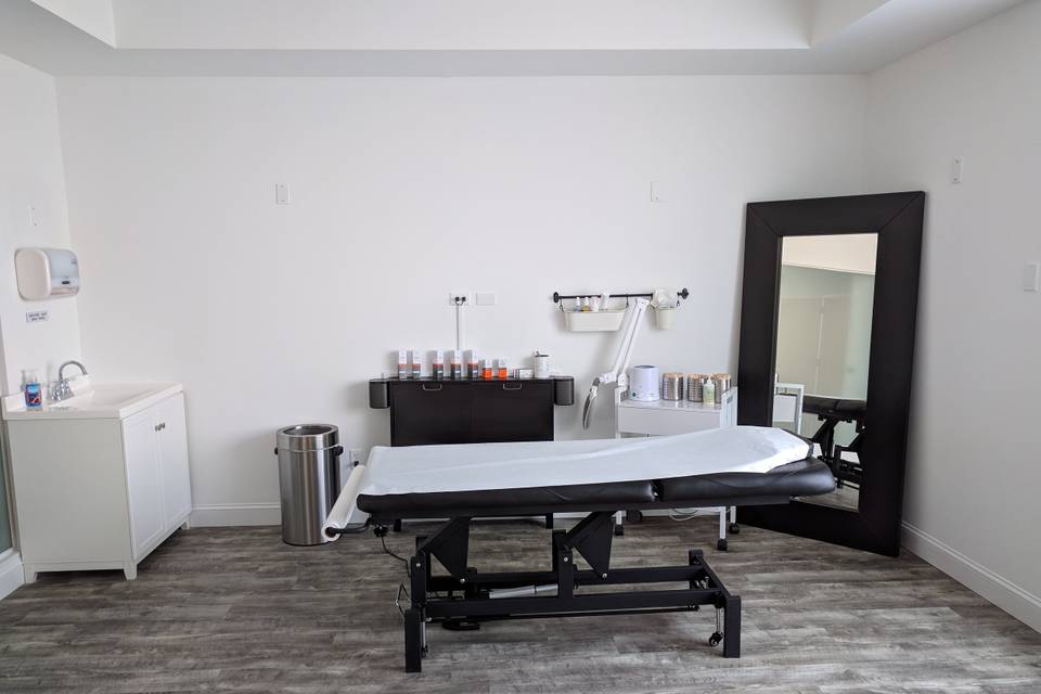 One of our 4 waxing rooms