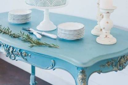 French Country wedding cake display at Venue 311 near Houston, Texas. Wedding Photography by Harper Blankenship.