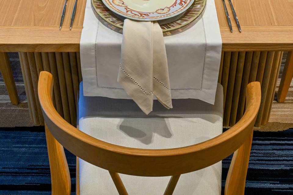 Dining2`
