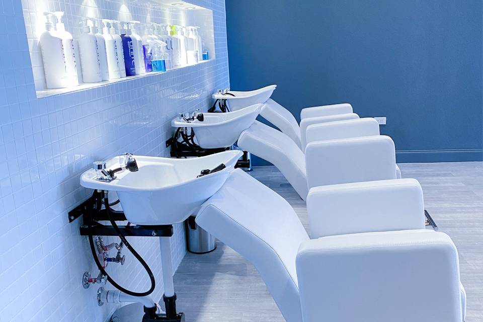 Plush sinks and chairs