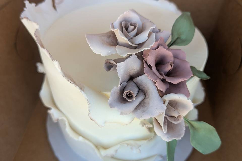Sculpted sugar roses