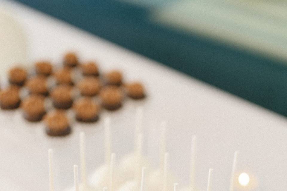 Cake pop dessert bar