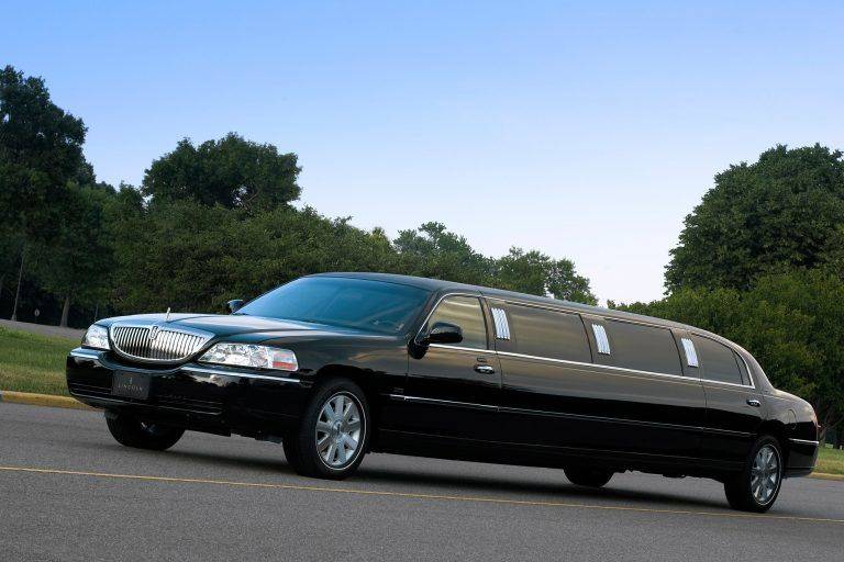 LUXURIOUS LIMOUSINE.