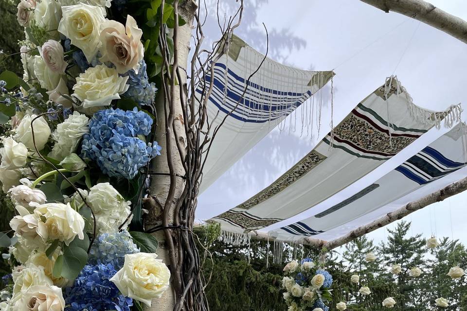 Chuppah with tall it