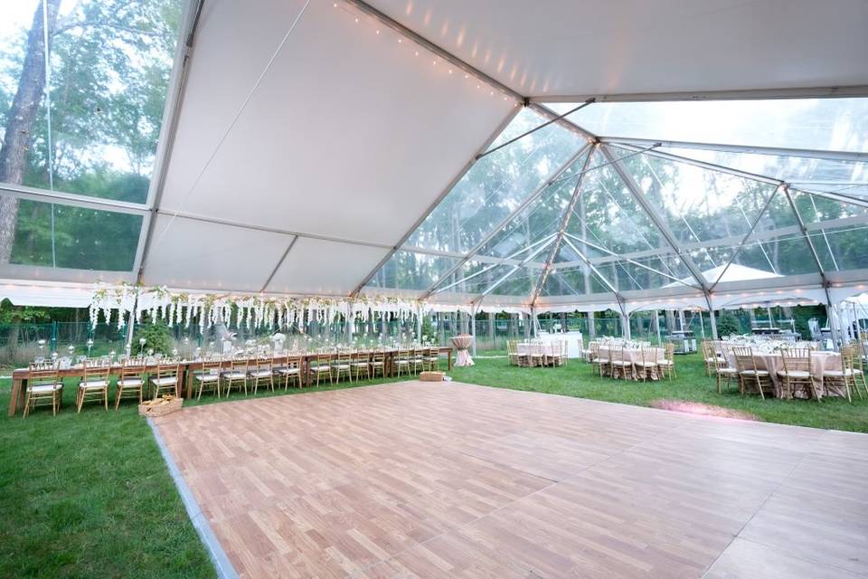 Outdoor wedding decor