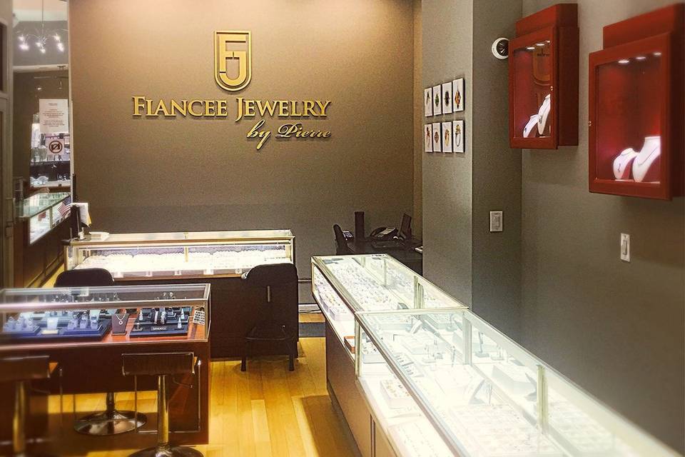 Fiancee Jewelry