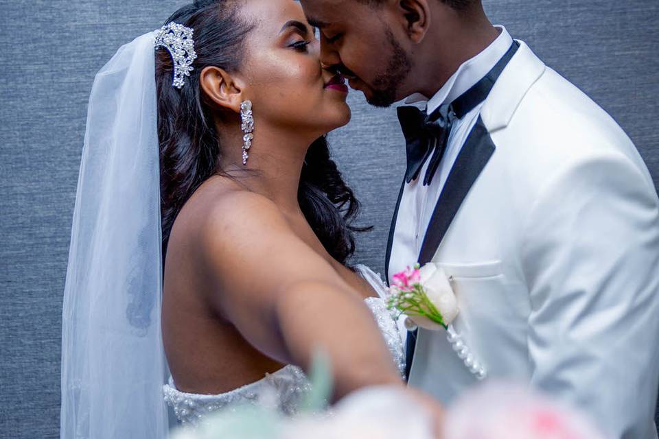 Sanyie & Tsi
