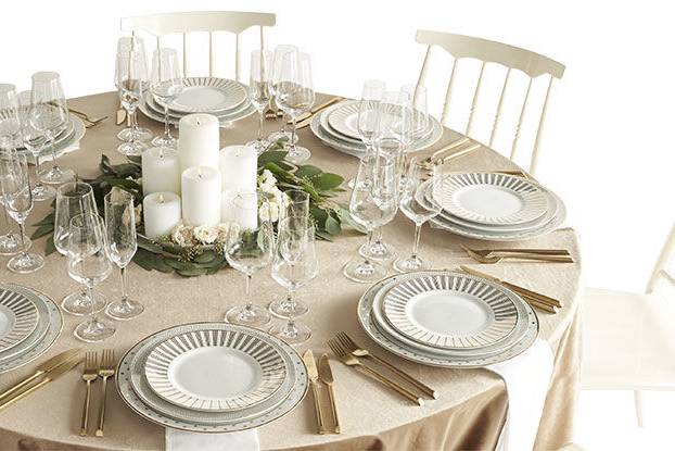 Round table setting