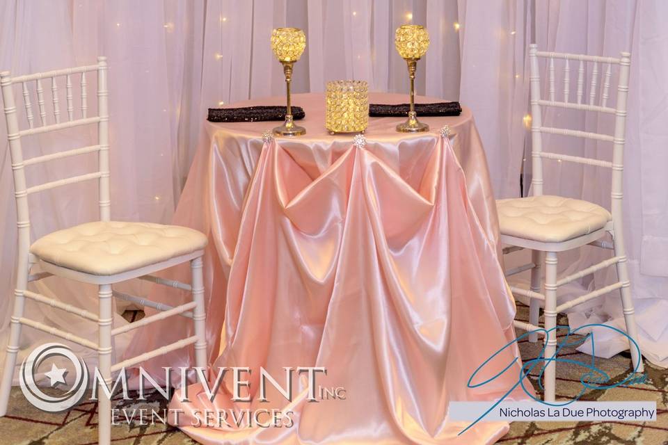 Elegant sweet heart table