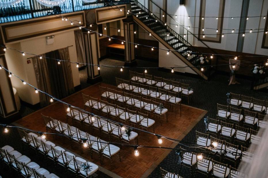 B&W Floor, tables, chairs