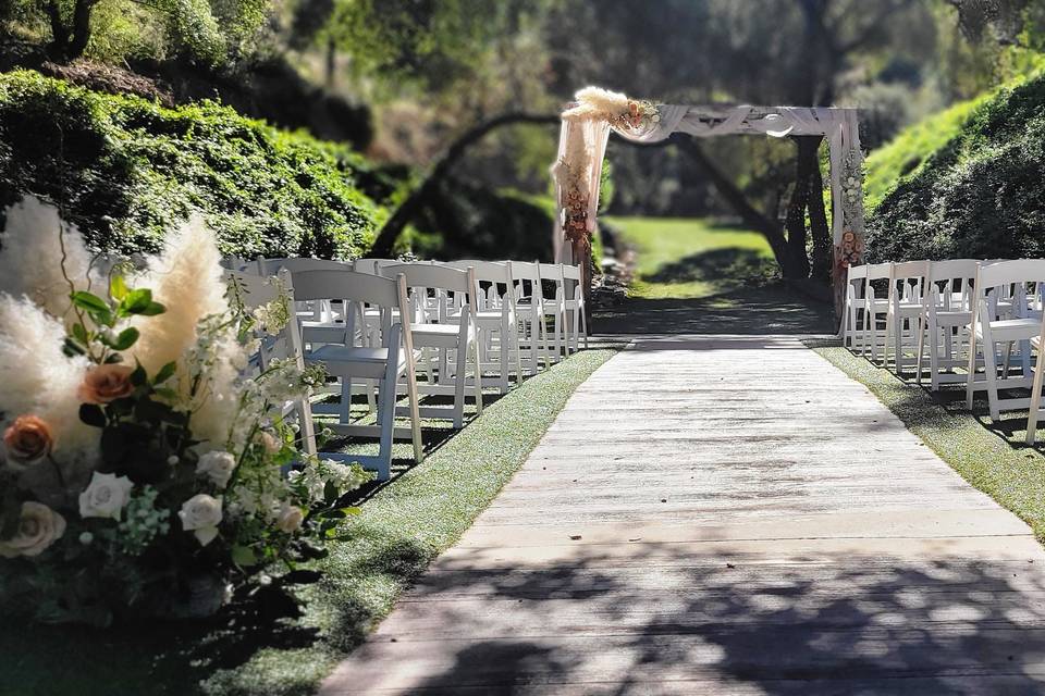 Elegant Boho Ceremony