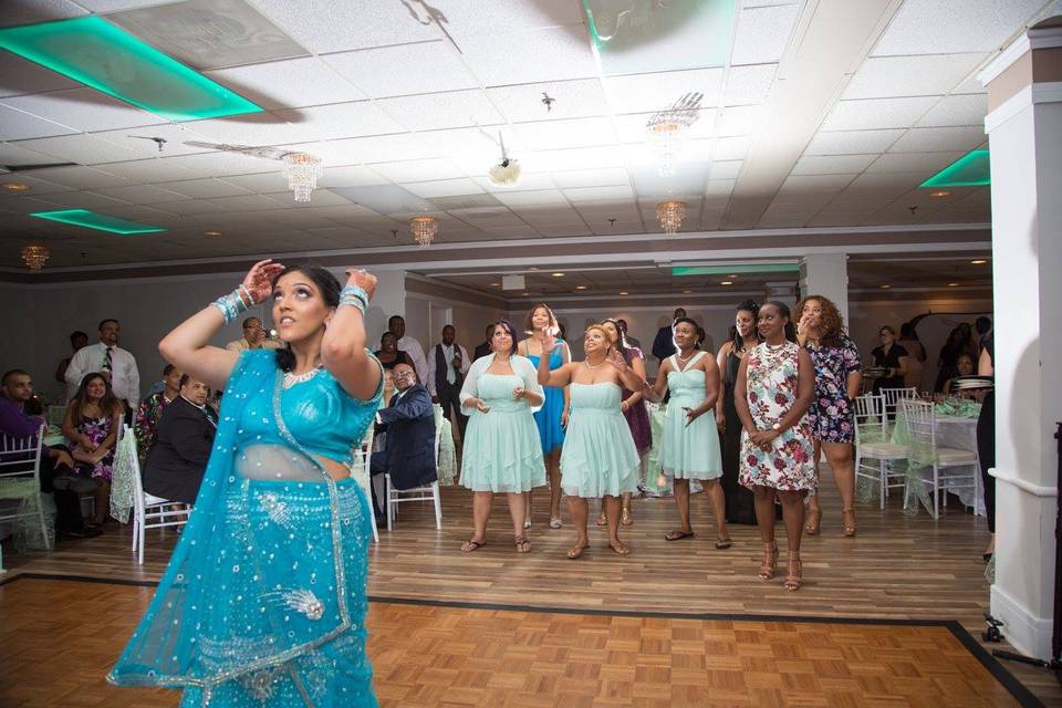 Bouquet toss