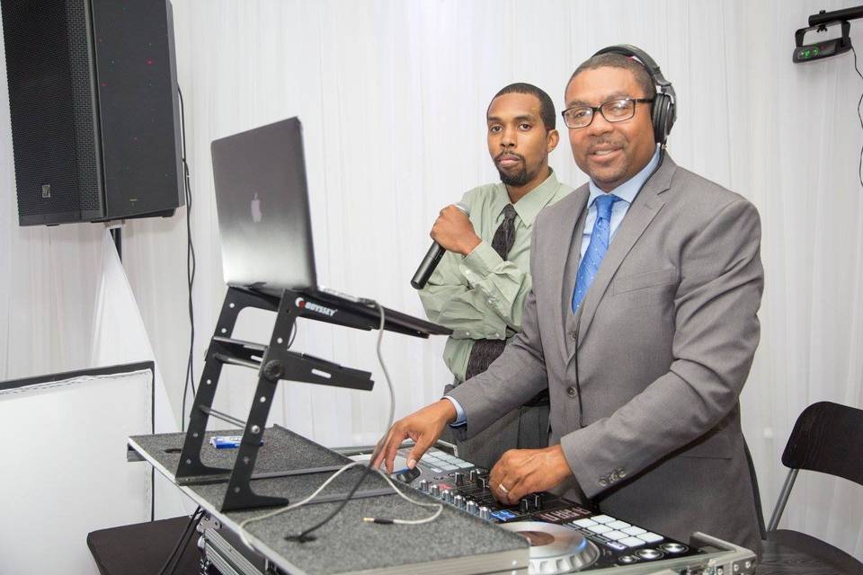 Wedding dj