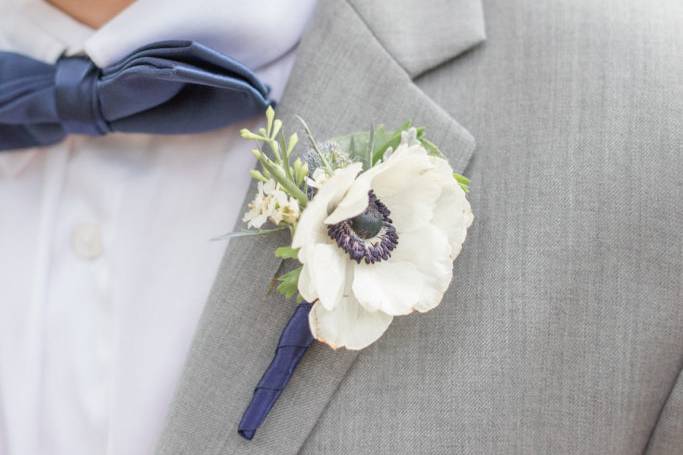 A stunning boutonniere