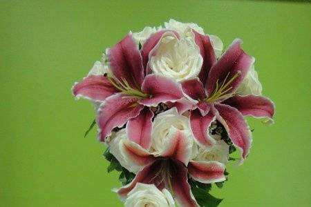 Marivel's Florist And Gifts