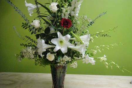 Marivel's Florist And Gifts