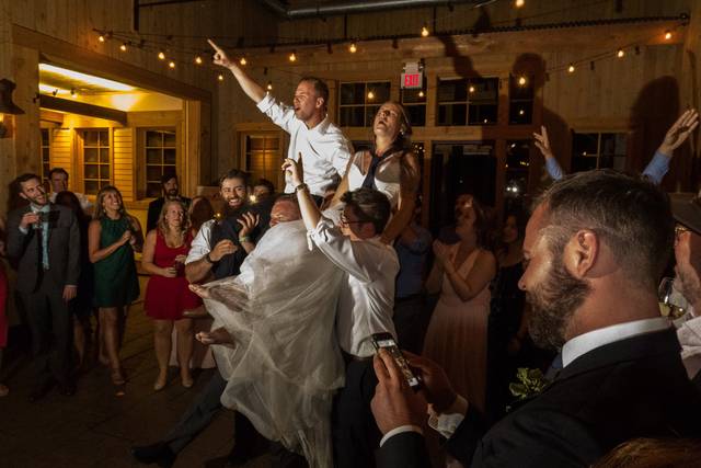The WeddingLoft - Photography & Flowers