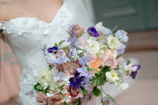 Bride holding bouquet