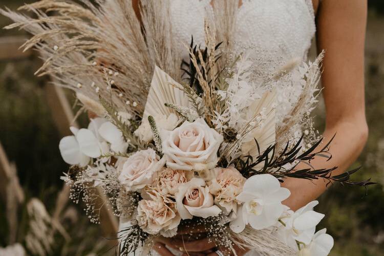 Dusty Pink Bouquet With Pampas Grass 12/ Rustic Boho Wedding Bouquet/  Bridal Bridesmaid Bouquet/ Wedding Centrepiece/ Wedding Home Decor 