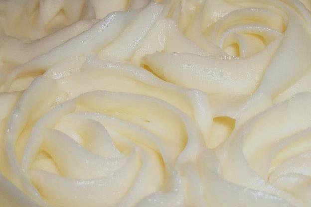 White buttercream rosettes