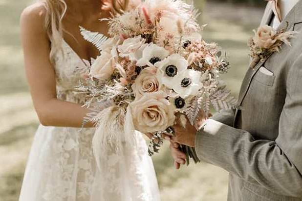 Floral Crafts To Keep Flower Girls (And Boys!) Entertained Columbus Wedding  Flowers