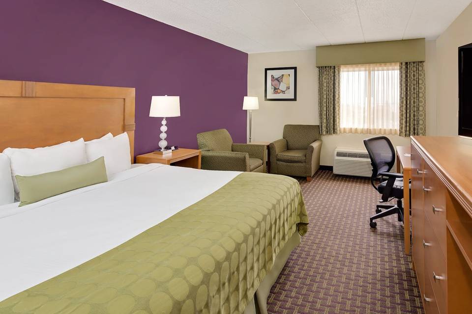 Ramada Of Marquette