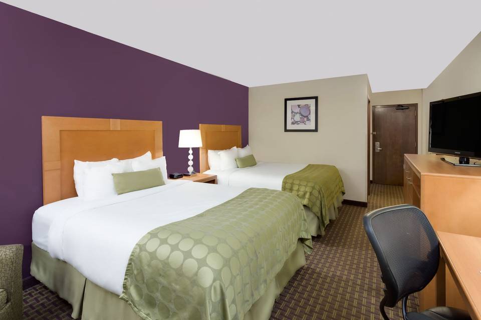 Ramada Of Marquette