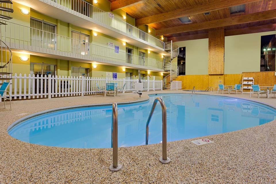 Ramada Of Marquette